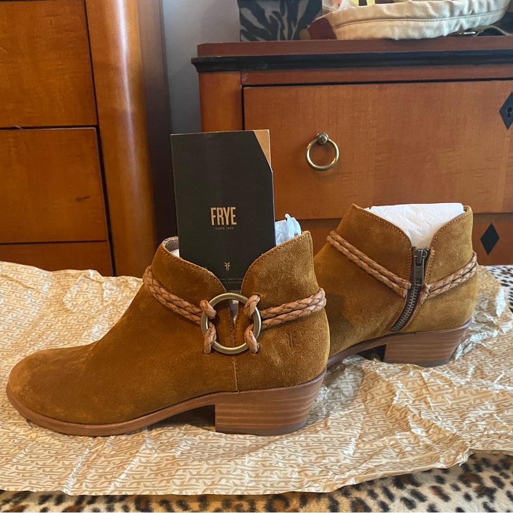 NWT Frye CARSON Suede Braided Harness Ankle Booties 7.5